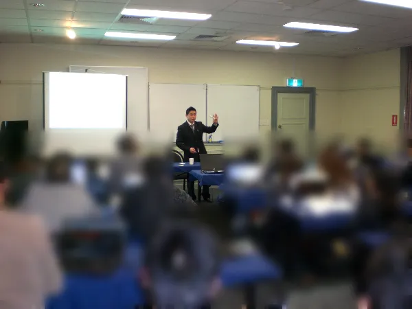 Wilson Tiong teaching an SEO training session in 2013